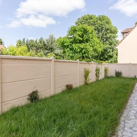Maison Elegante Et Spacieuse Écouen Exterior foto